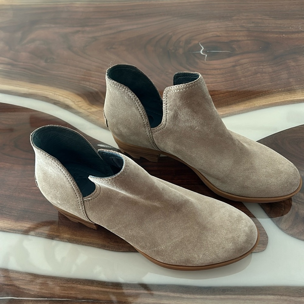 Tan Suede Sorel  Ankle Boots/Booties